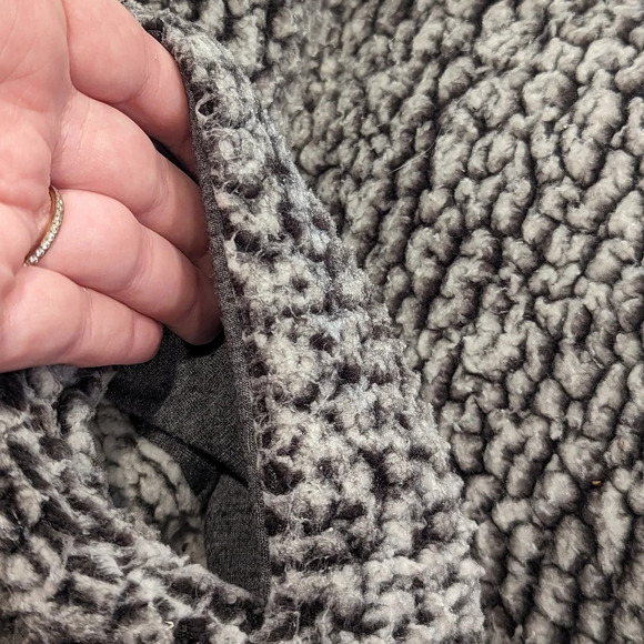 Thread & Supply Sherpa Black & White 1/4 Zip Up Sweater Woman medium - Picture 4 of 13